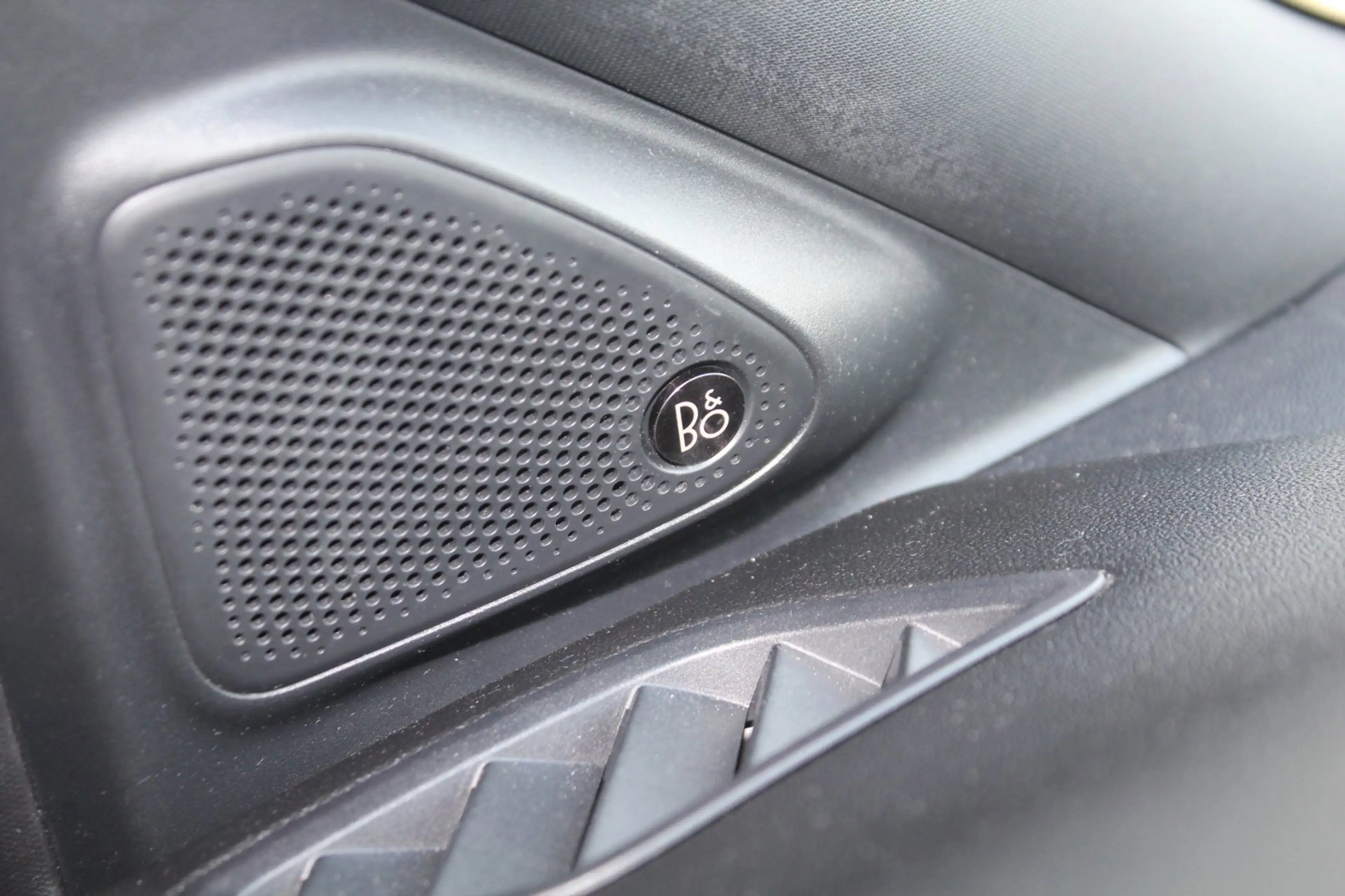 Ford Puma 1.0 EcoBoost Hybrid ST-Line X First Edition | B&O — photo 11