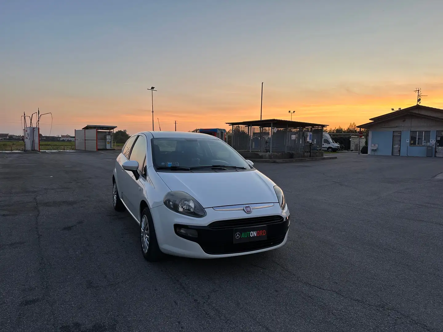 Fiat Punto Evo 3p 1.2 Blue&Me s&s Euro5 Ok Neopatentati Bianco - 1