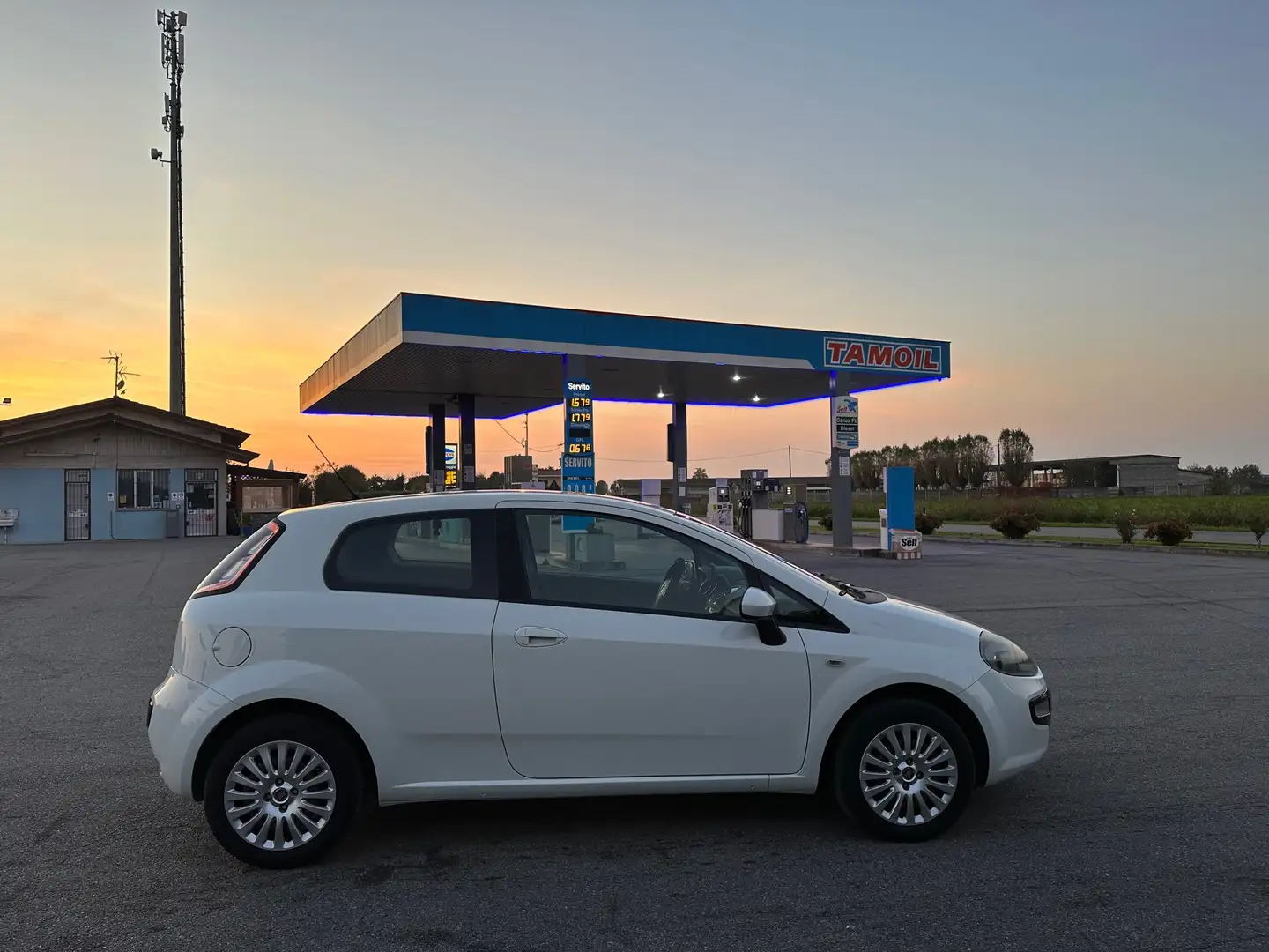 Fiat Punto Evo 3p 1.2 Blue&Me s&s Euro5 Ok Neopatentati Bianco - 2