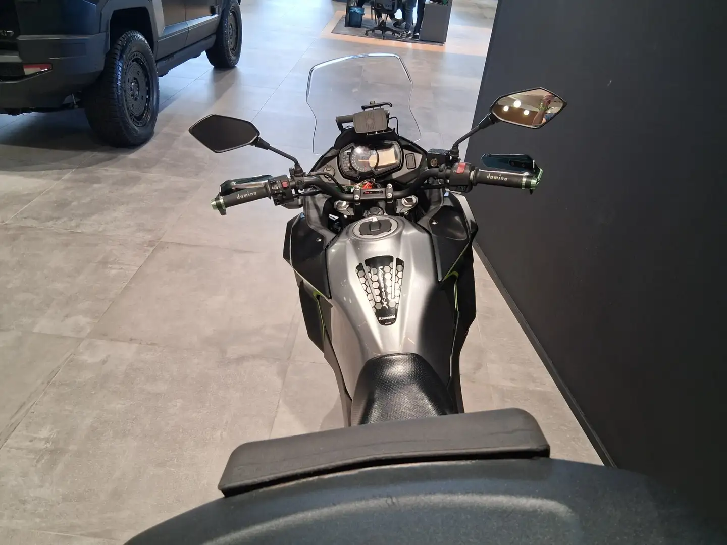 Kawasaki Versys-X 300 Schwarz - 2