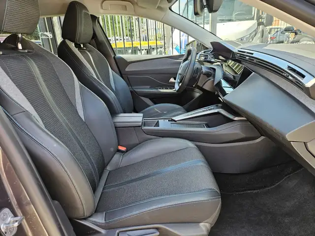 Peugeot 308 view 10