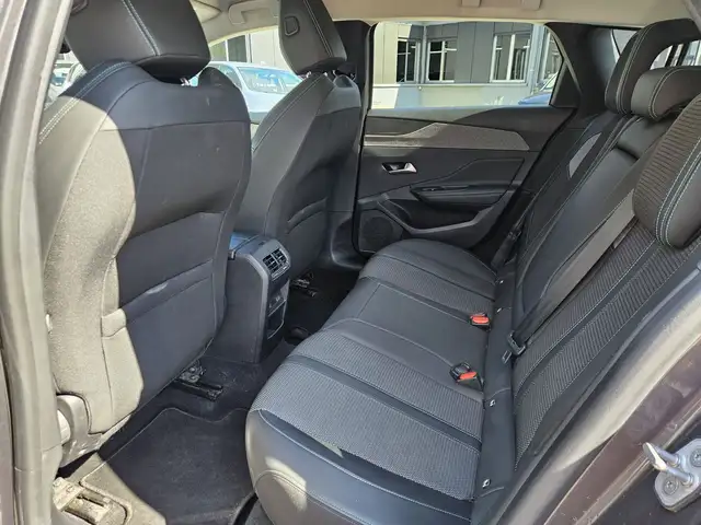 Peugeot 308 view 7