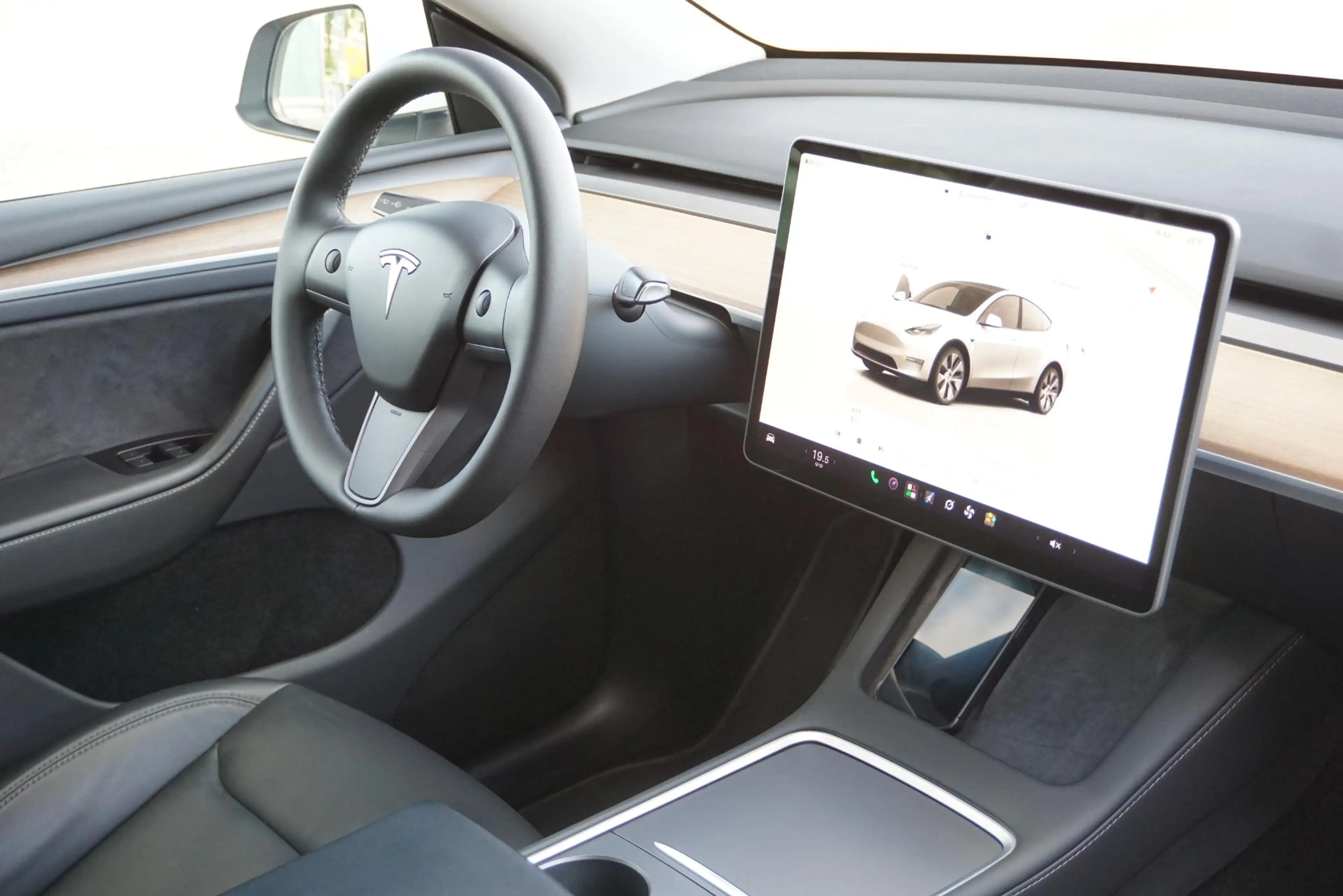 Tesla Model Y Long Range AWD 75 kWh | Soh 94% — photo 9