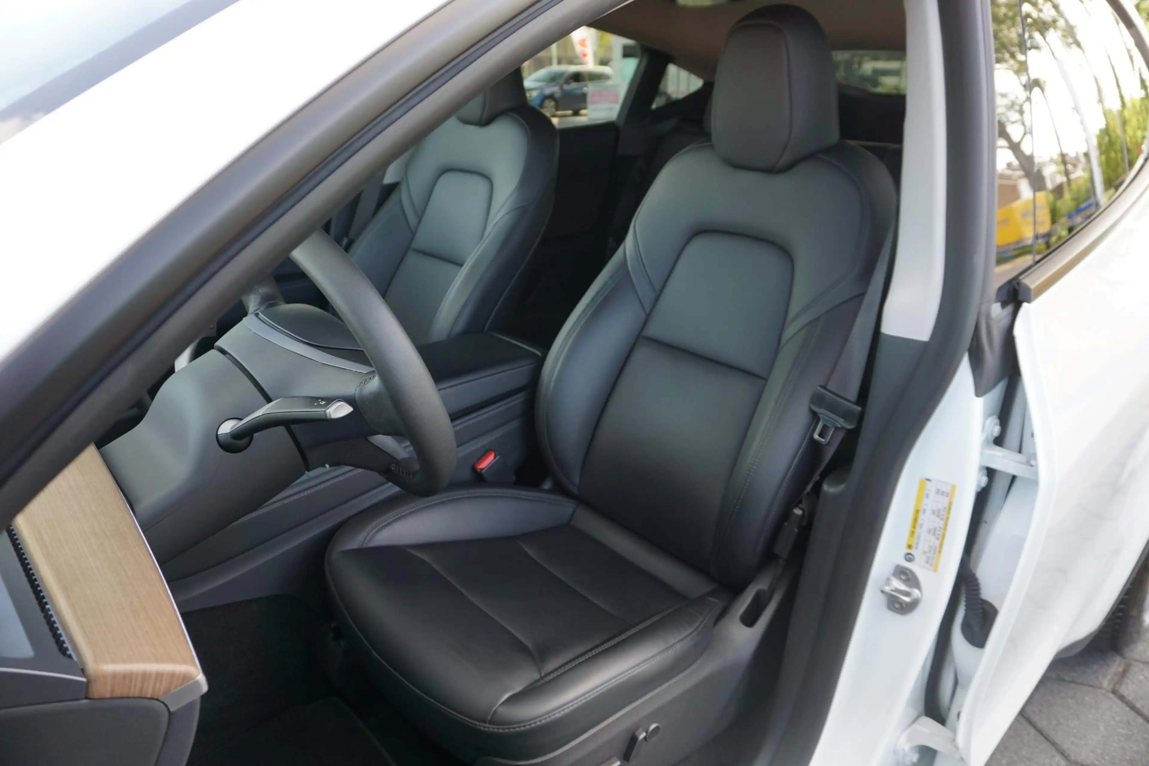 Tesla Model Y Long Range AWD 75 kWh | Soh 94% — photo 5