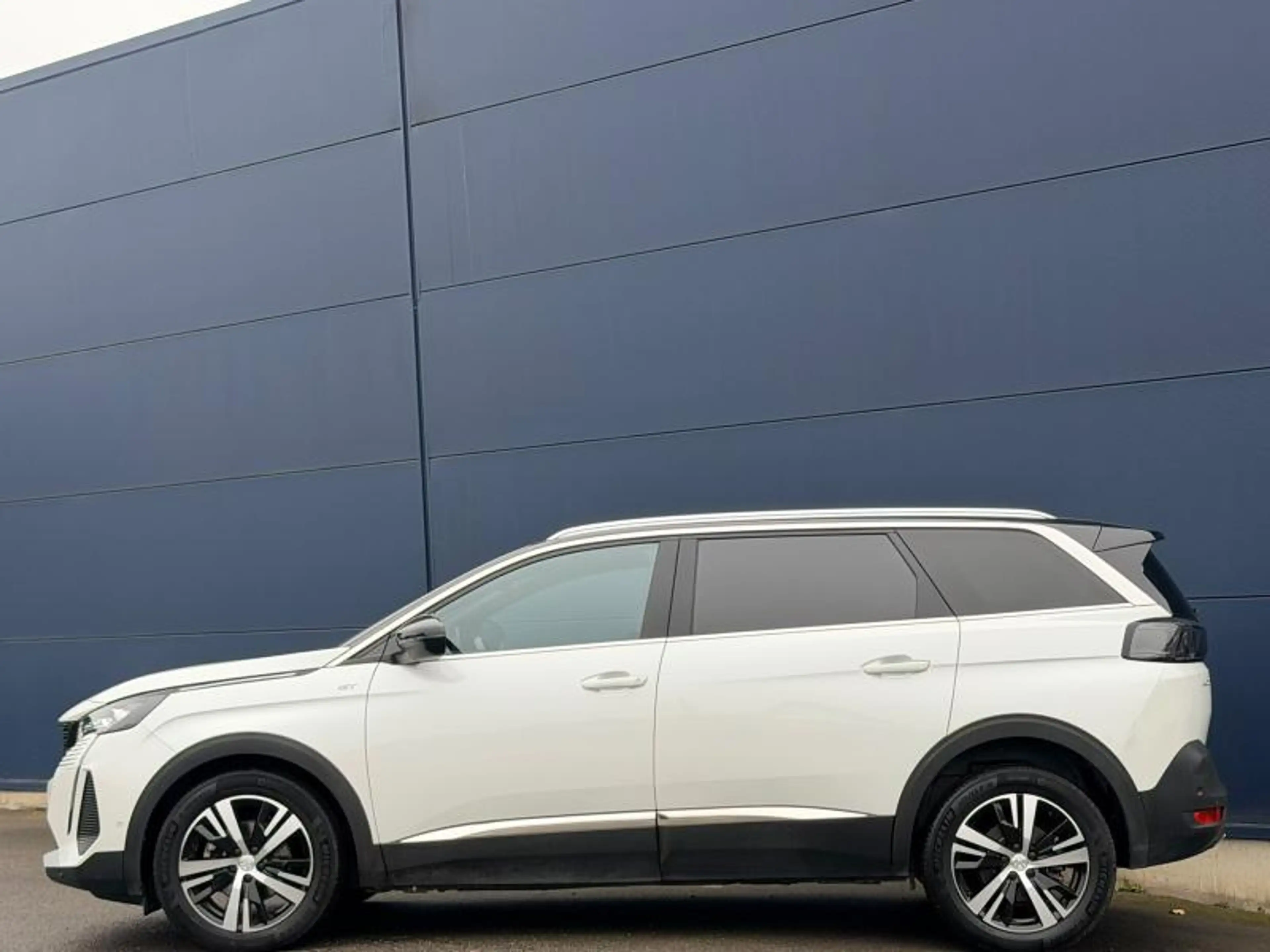 Peugeot 5008 GT / 1.5 BlueHDI / 7 Places — photo 3