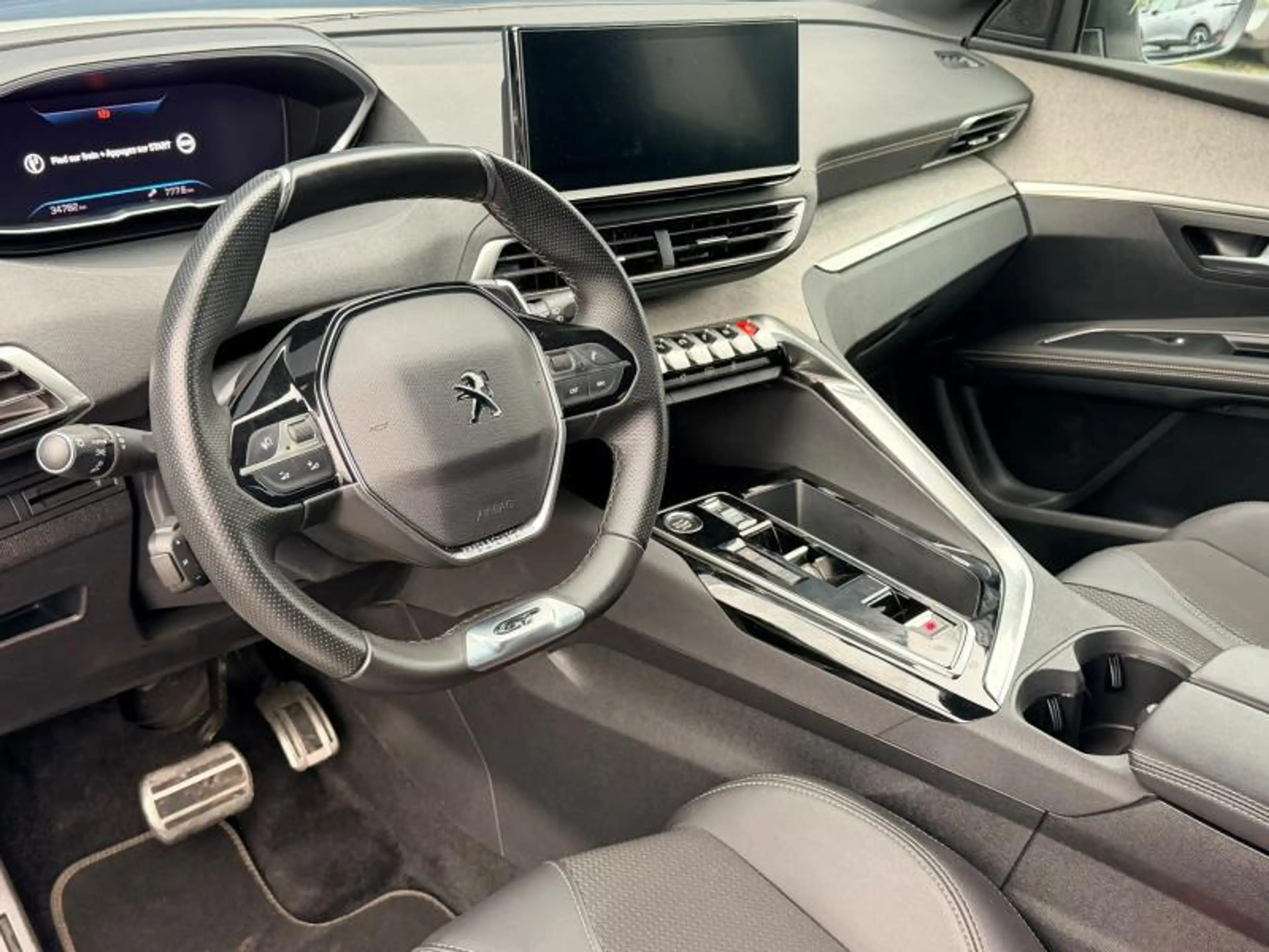 Peugeot 5008 GT / 1.5 BlueHDI / 7 Places — photo 6