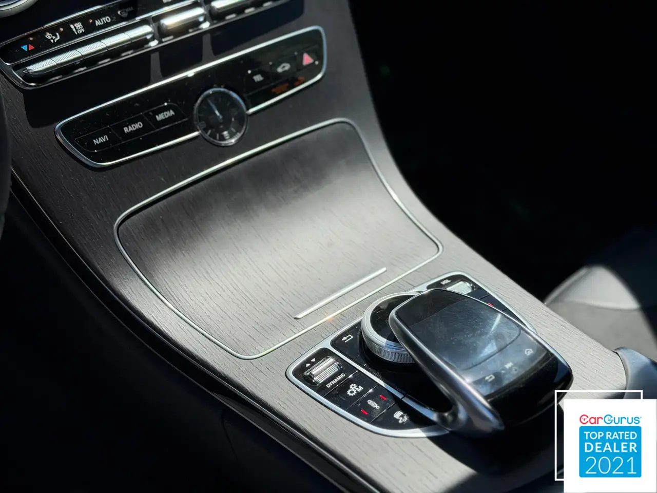 Mercedes-Benz C-Class снимка Mercedes-Benz C-Class