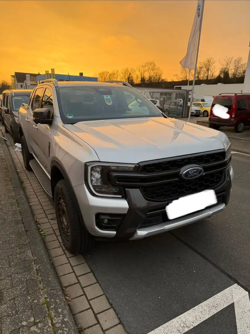 Ford Ranger Wildtrak e-4WD Doppelkabine Gris - 1
