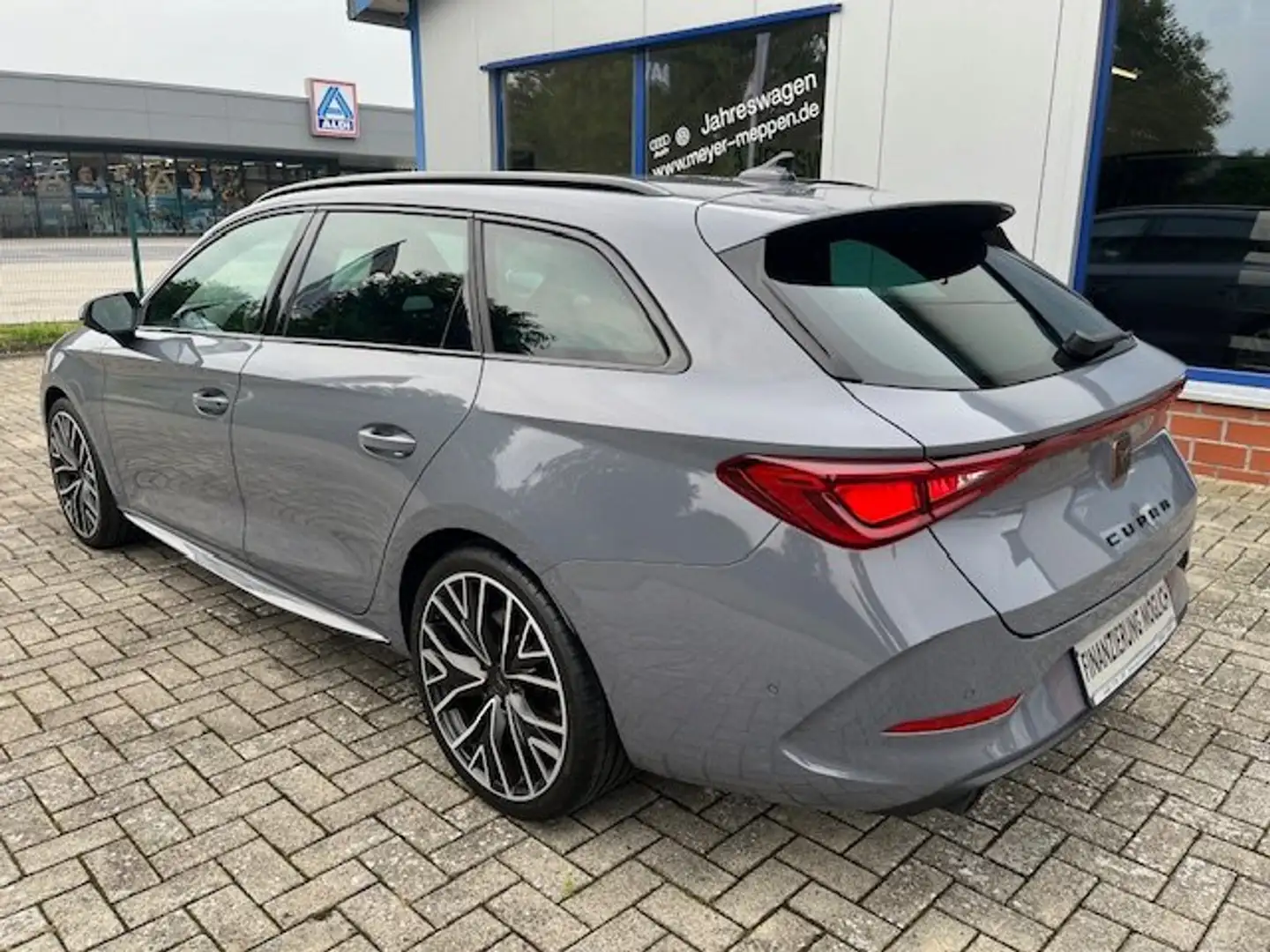 CUPRA Leon ST 2.0 TSI DSG Navi ACC Kamera BeatsAudio Gris - 2