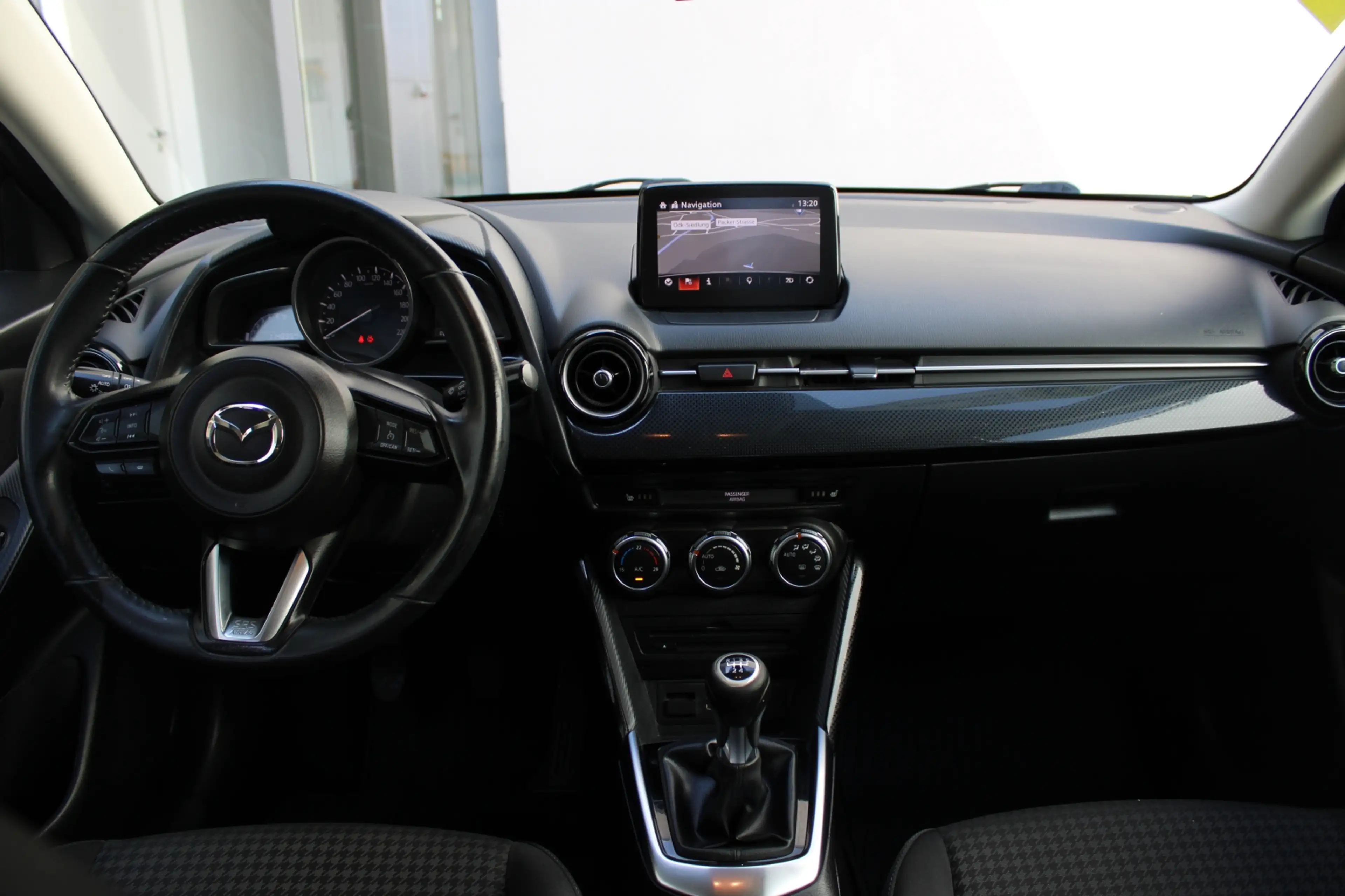 Mazda 2 Mazda 2 G75 Takumi — photo 15