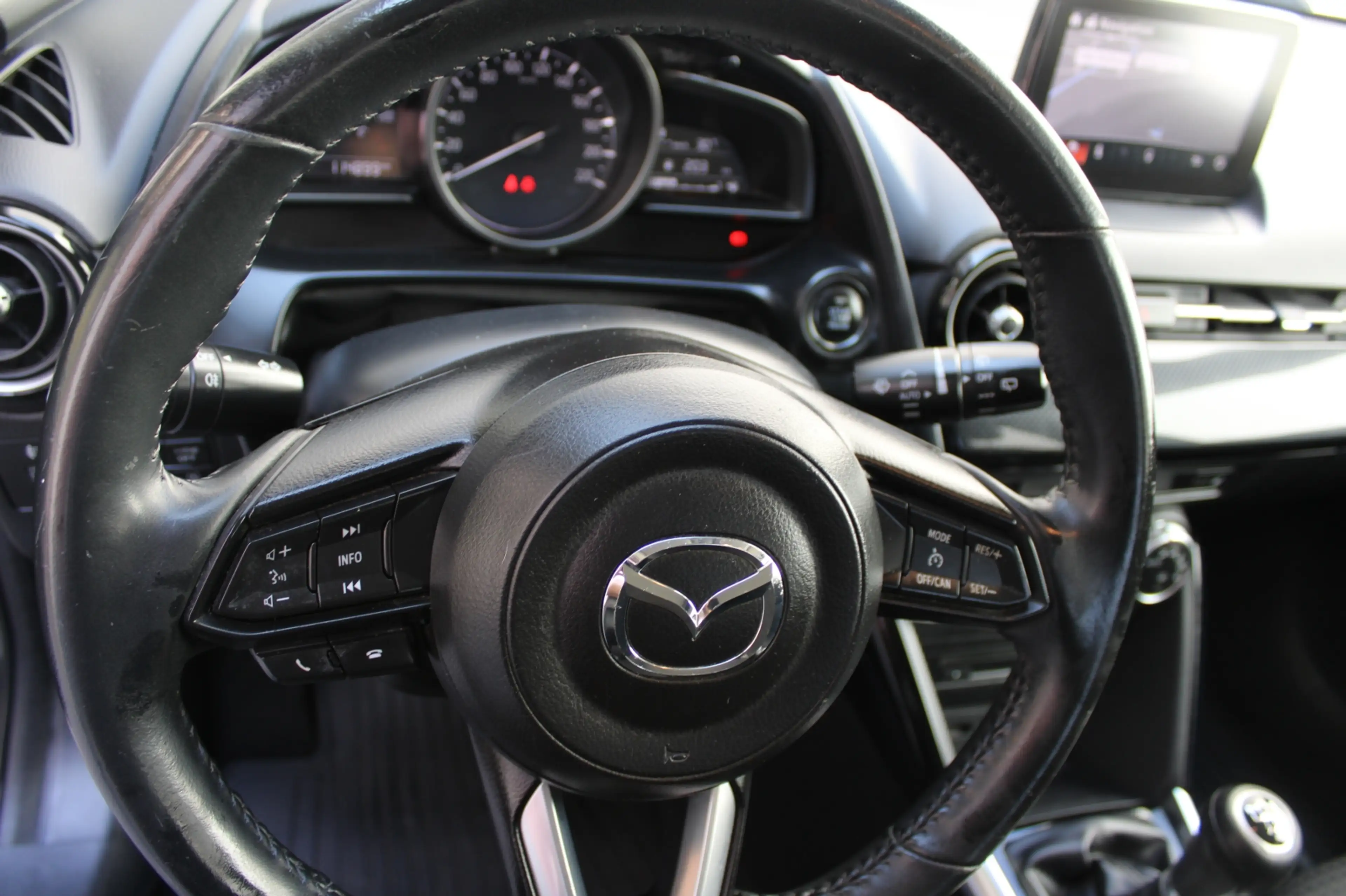 Mazda 2 Mazda 2 G75 Takumi — photo 12