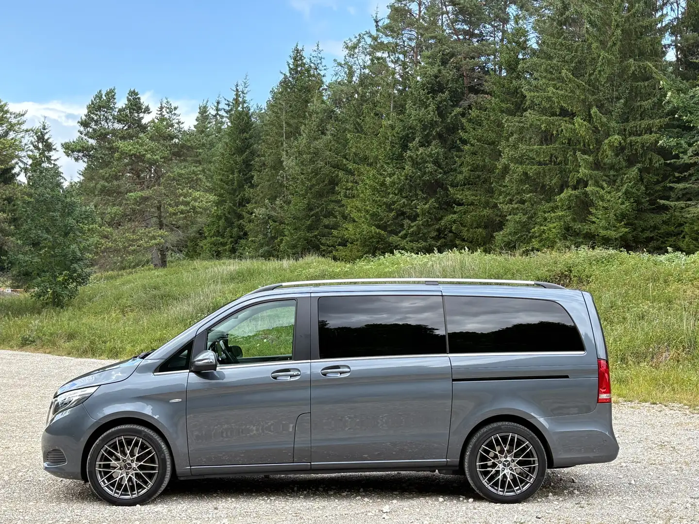 Mercedes-Benz V 220 AVANTGARDE-VIP AUSSTATTUNG-19"ALU-GEPFLEGT-ALLRAD Grijs - 2