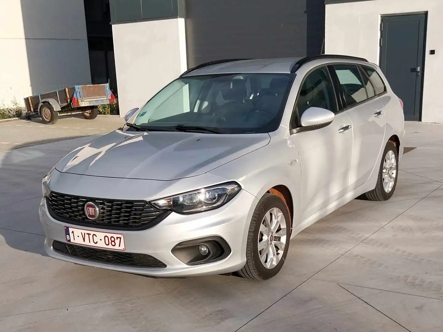 Fiat Tipo 1.6 MultiJet Lounge S Grijs - 2