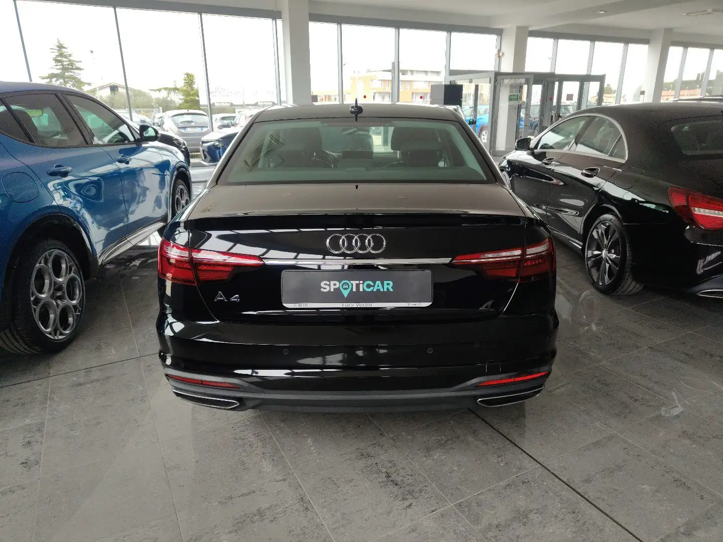 Audi A4 30 TDI/136 CV S tronic Business Schwarz - 2