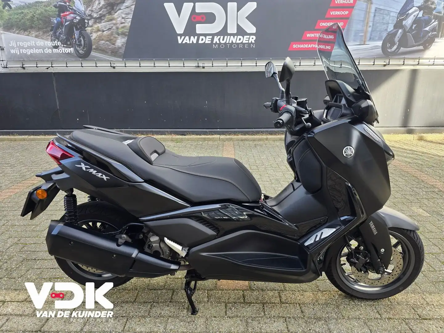 Yamaha X-Max 300 TECH MAX Noir - 2