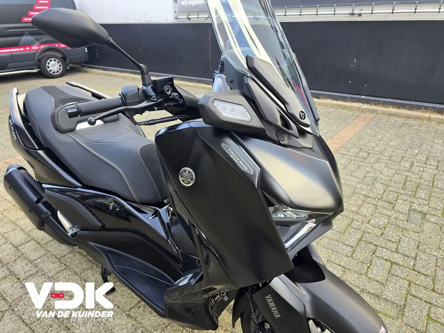 Yamaha X-Max 300 TECH MAX Noir - 1