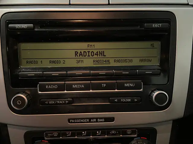 Volkswagen Passat view 15