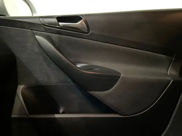 Volkswagen Passat view 8