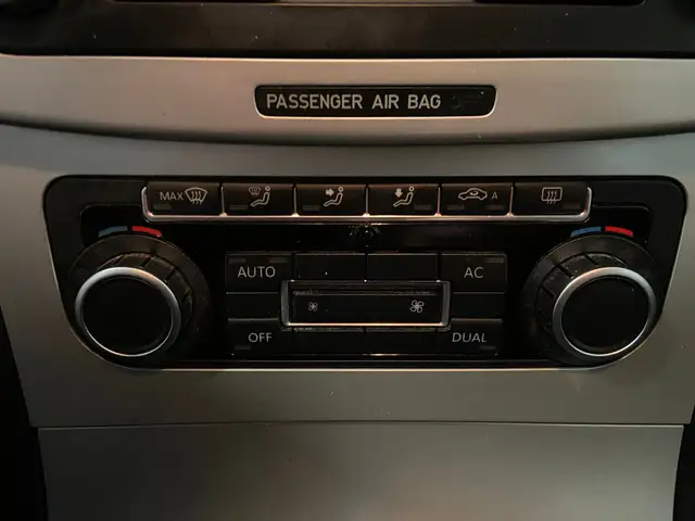 Volkswagen Passat view 16