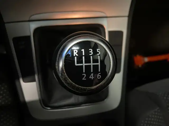 Volkswagen Passat view 17