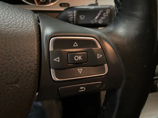 Volkswagen Passat view 13
