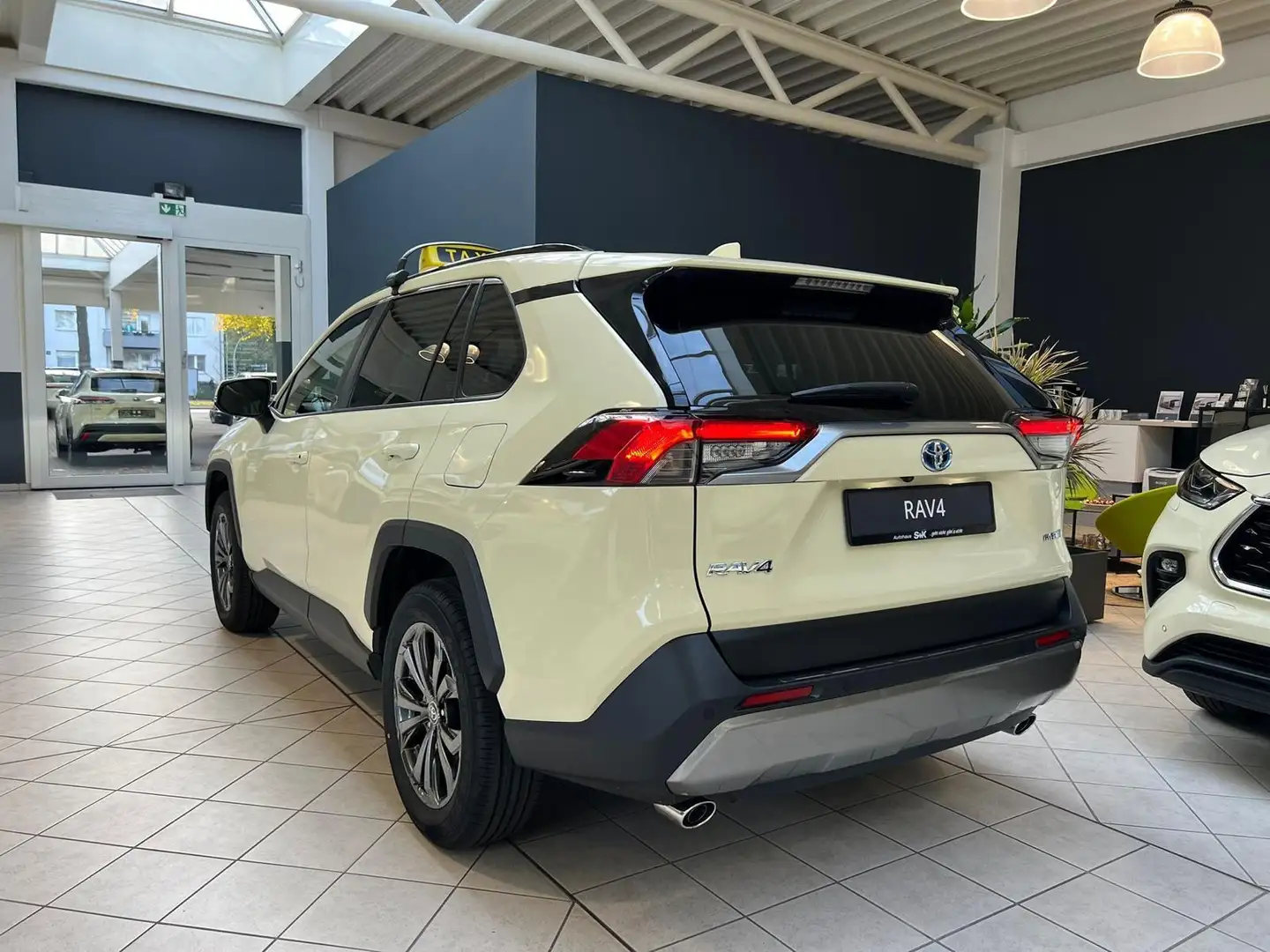 Toyota RAV 4 2.5l Hybrid, 5-Türer, Team D Taxi Schwarz - 2