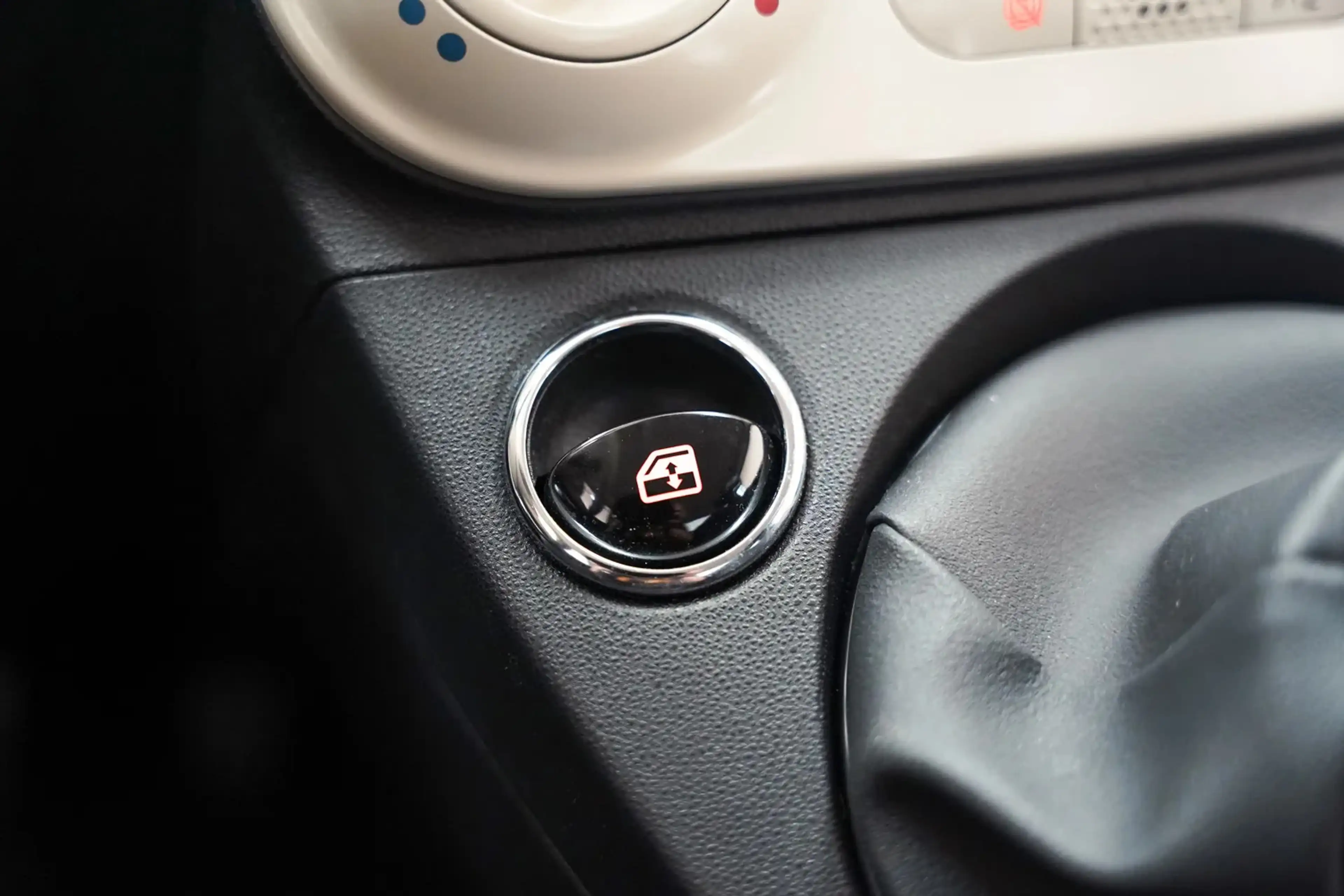 Fiat 500 1.0 Hybrid Cult [ Airco DAB Bluetooth ] — photo 8
