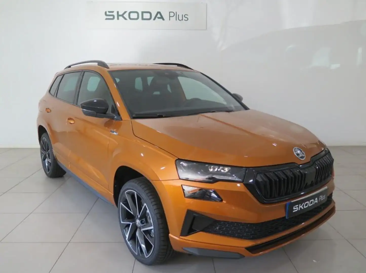 Skoda Karoq 1.5 TSI Sportline ACT DSG Oranje - 1