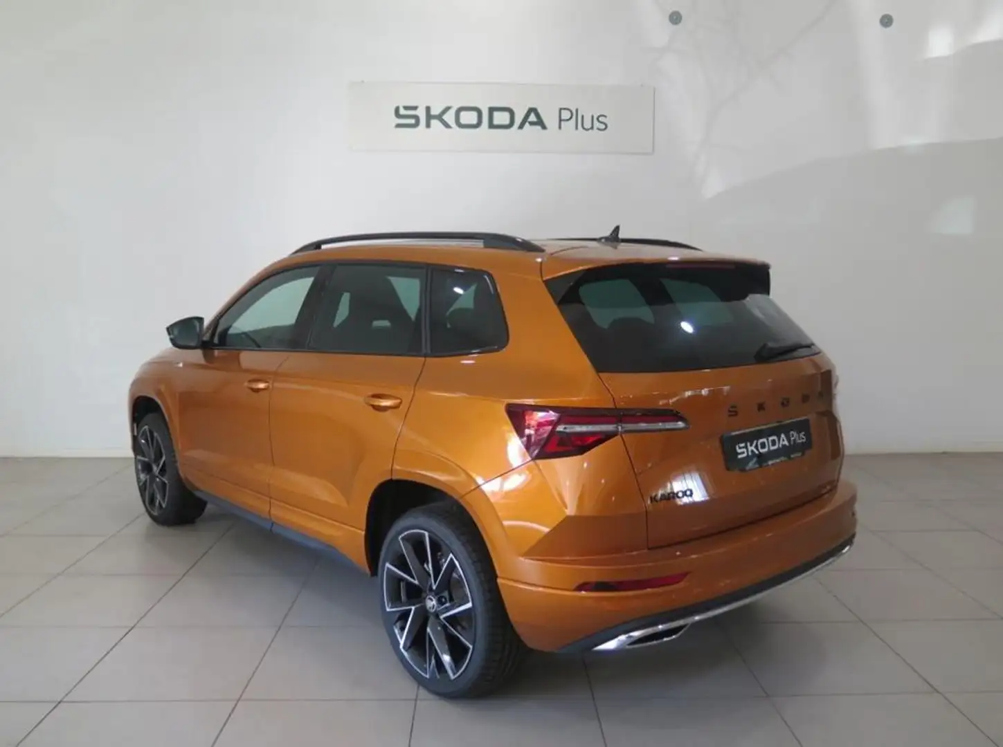 Skoda Karoq 1.5 TSI Sportline ACT DSG Oranje - 2