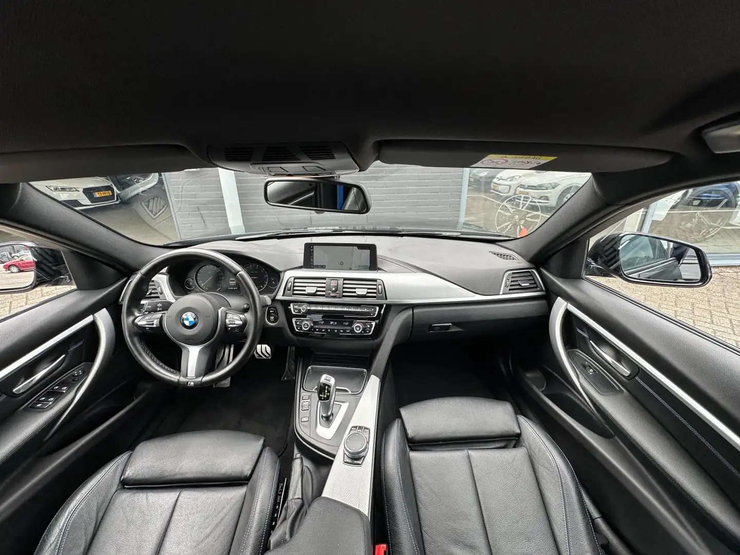 BMW 330 3-serie 330i M Sport Edition/LEDER/NAVI/XENON/NL-A Fekete - 2