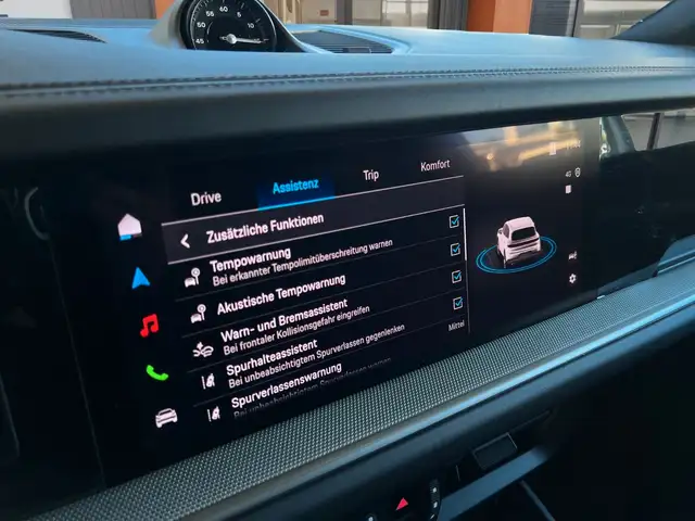 Porsche Cayenne view 13