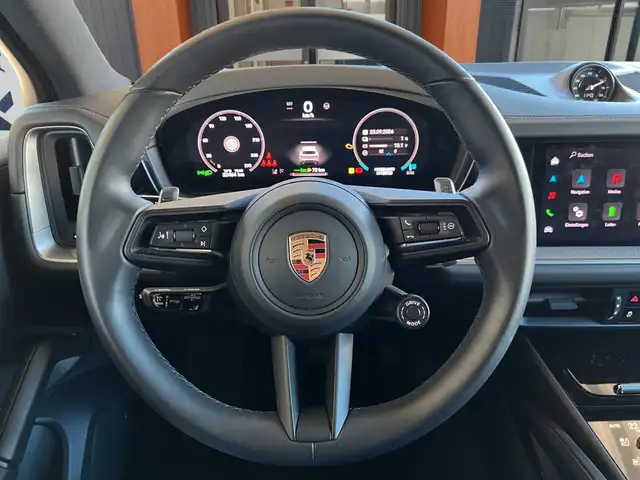 Porsche Cayenne view 10