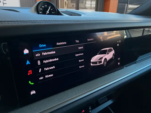 Porsche Cayenne view 12