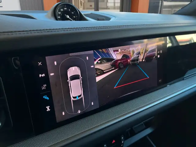 Porsche Cayenne view 14