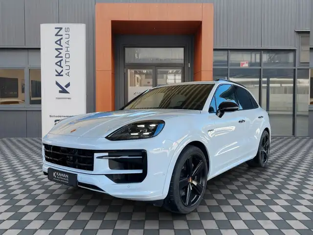 Porsche Cayenne view 2
