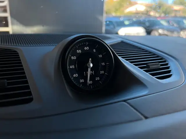 Porsche Cayenne view 15