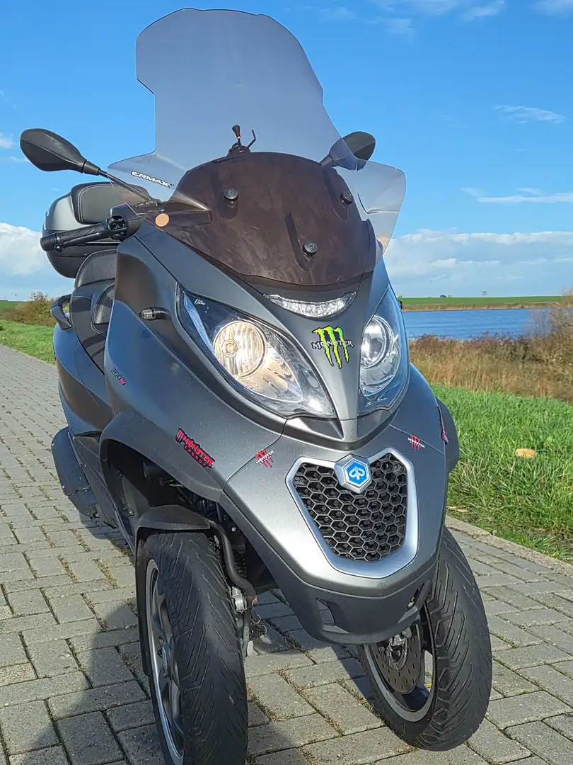 Piaggio Sport 300 ie Grijs - 1