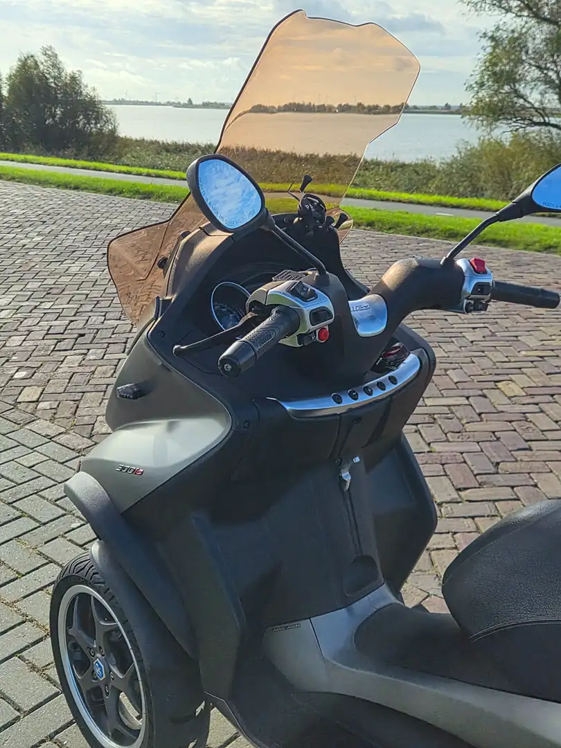Piaggio Sport 300 ie Grijs - 2