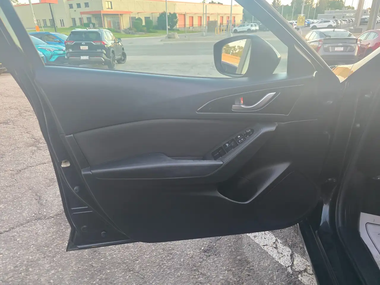 Mazda 3 снимка Mazda 3