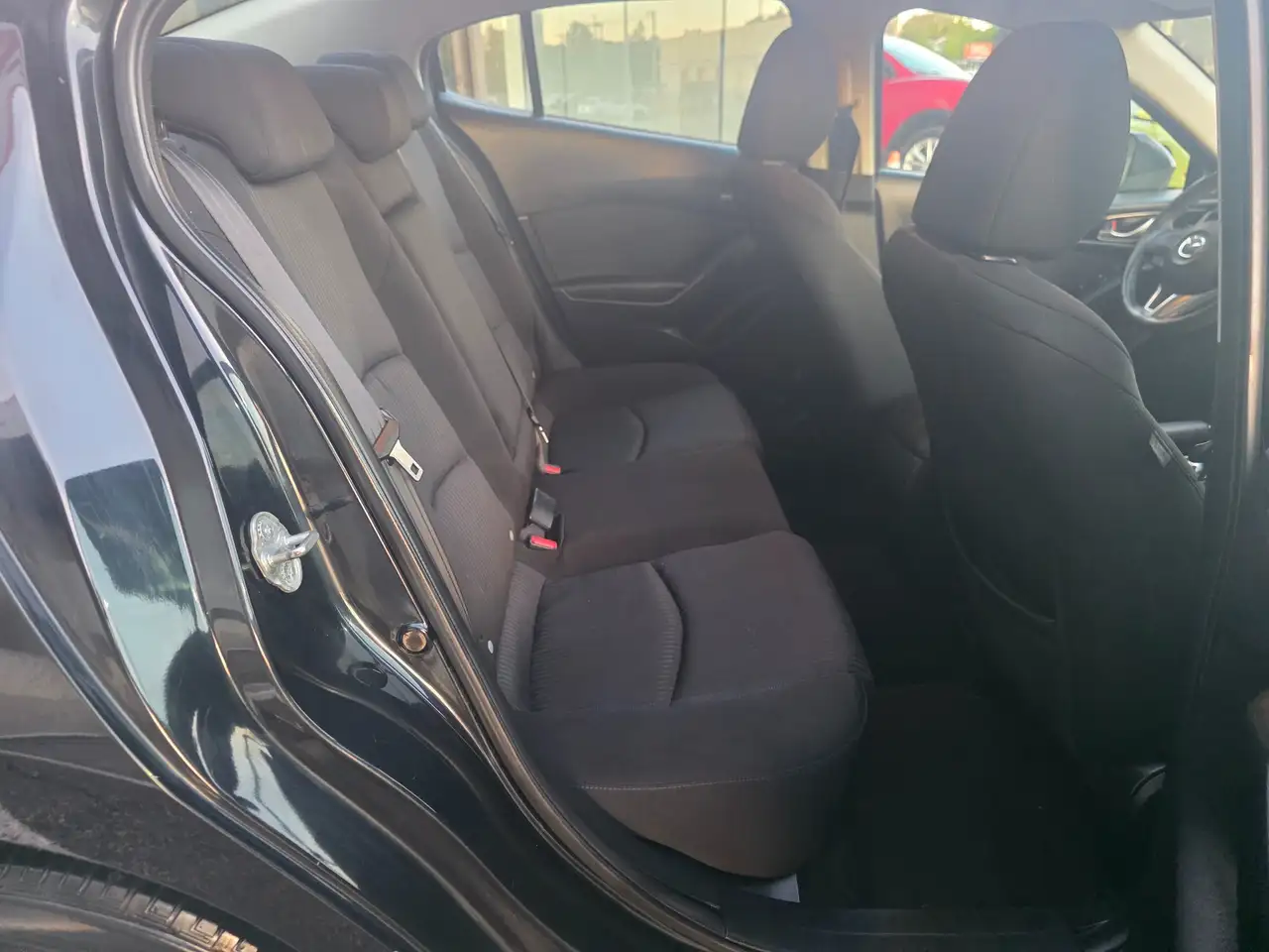 Mazda 3 снимка Mazda 3
