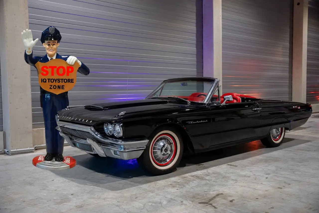 Ford Thunderbird