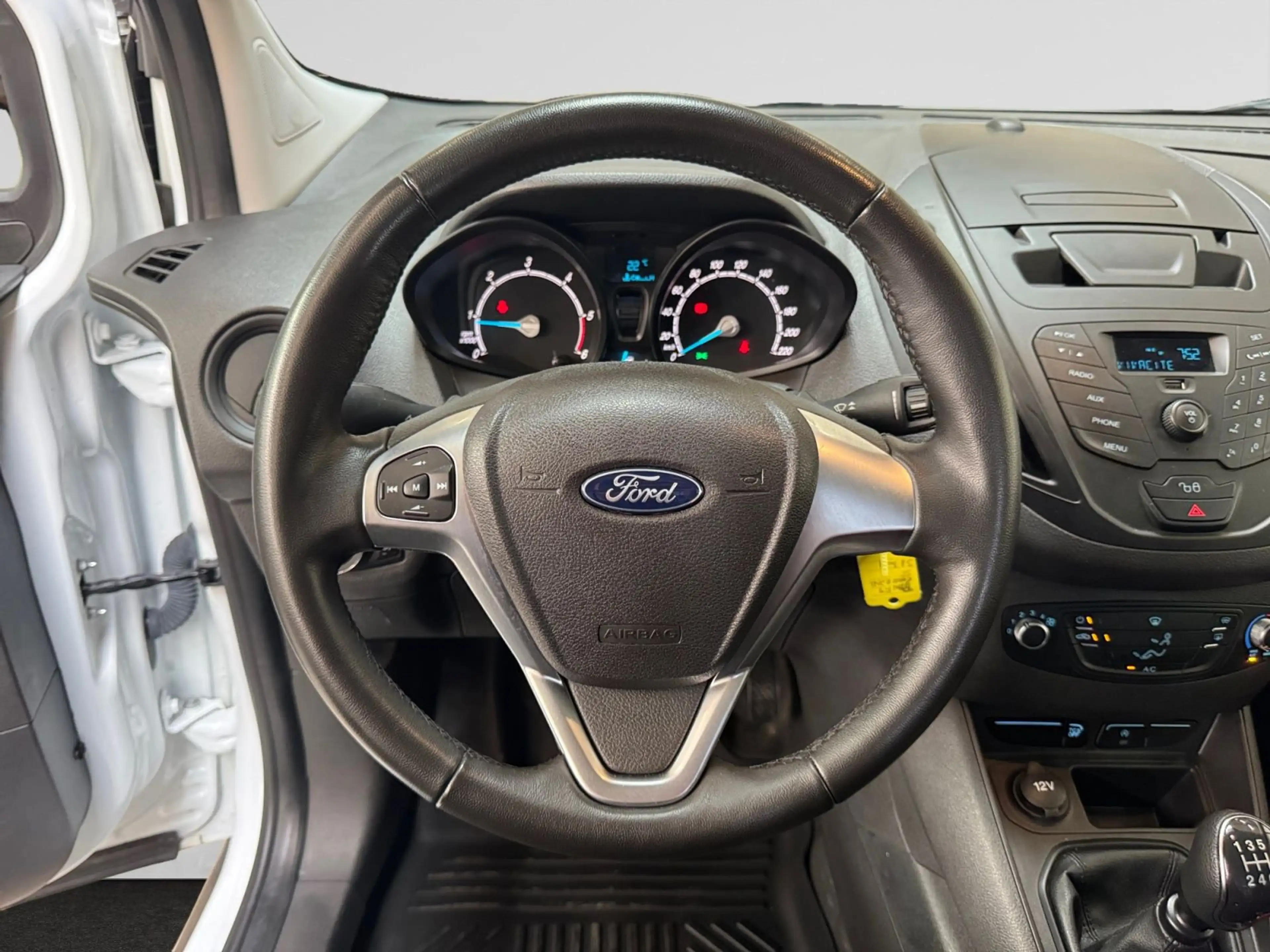 Ford Transit Courier Trend 1.5 TDCi 75ch Démo — photo 8