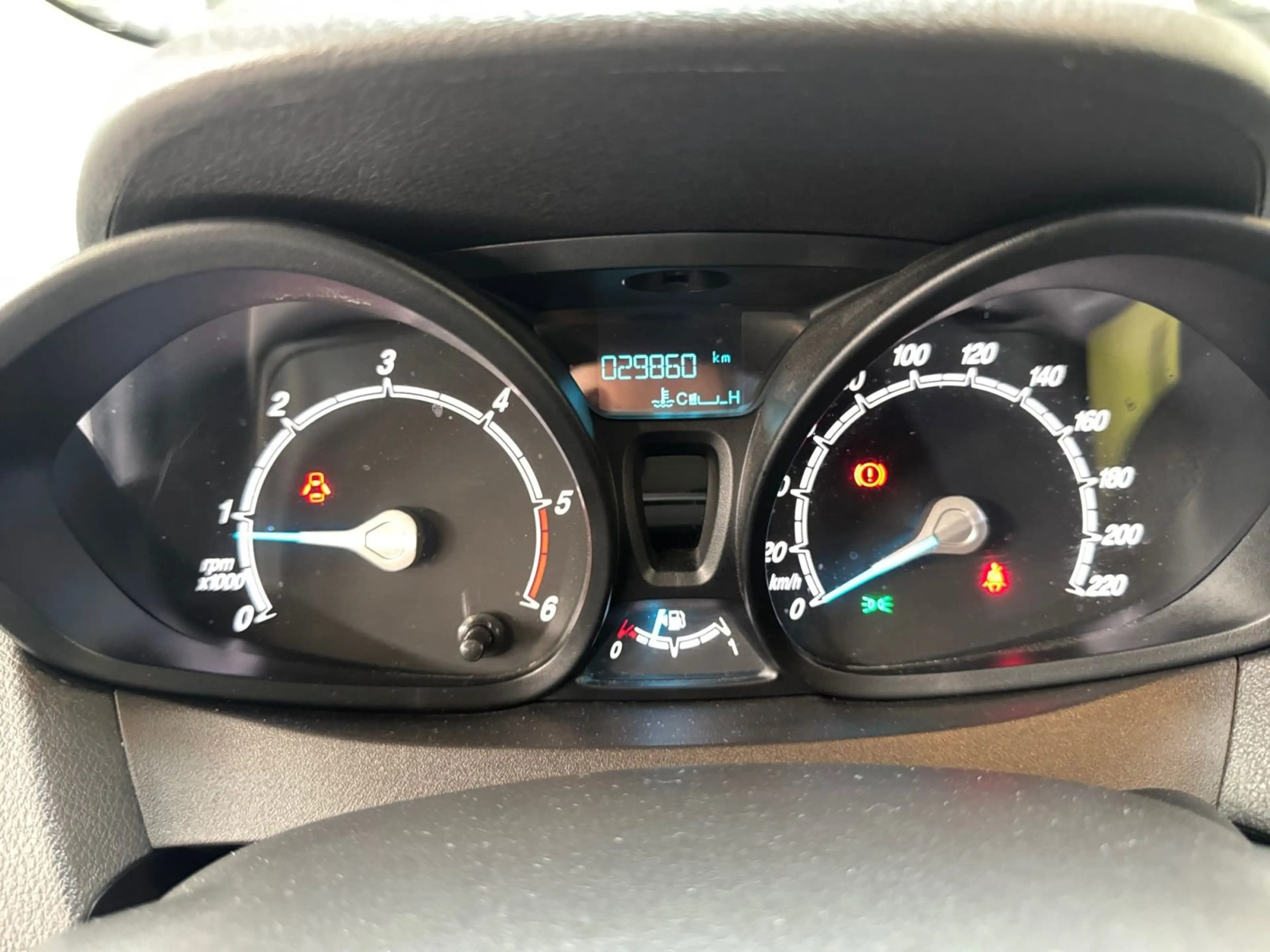 Ford Transit Courier Trend 1.5 TDCi 75ch Démo — photo 9