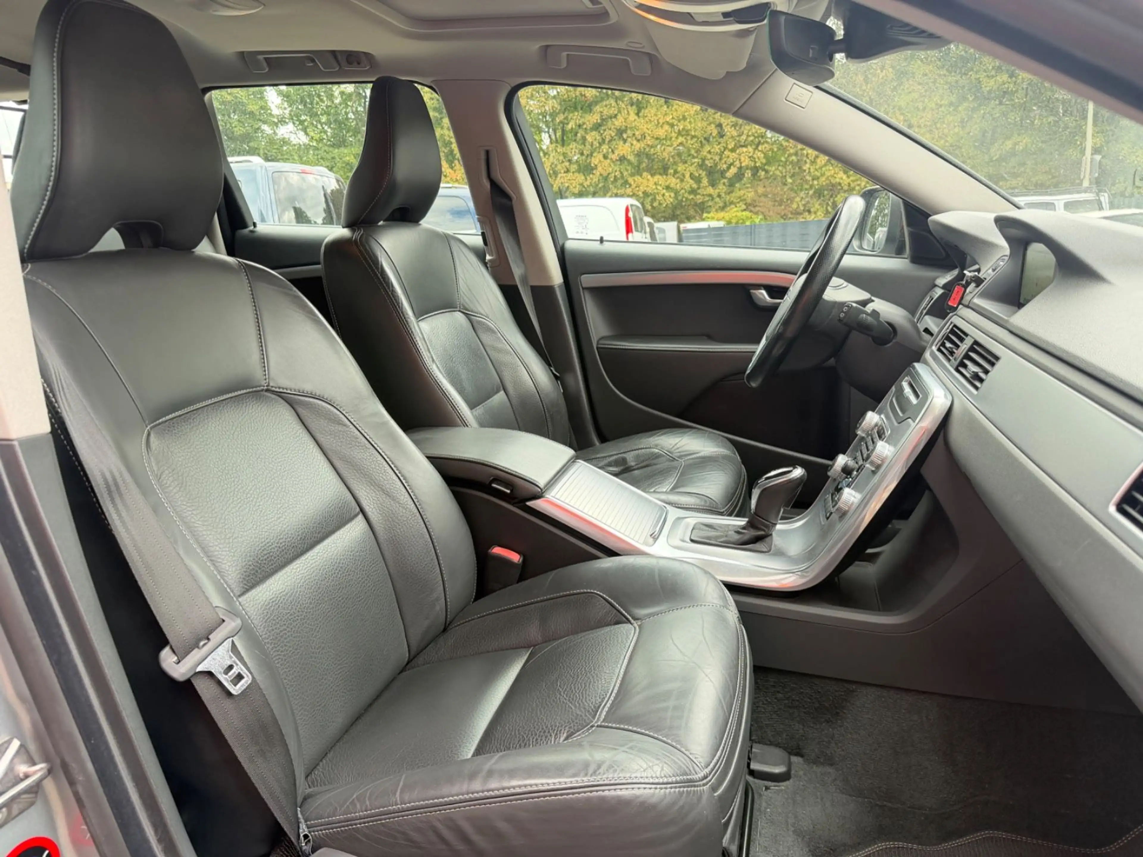 Volvo XC70 AWD Black Edition Nav Leder Xen S-Dach AHK — photo 13
