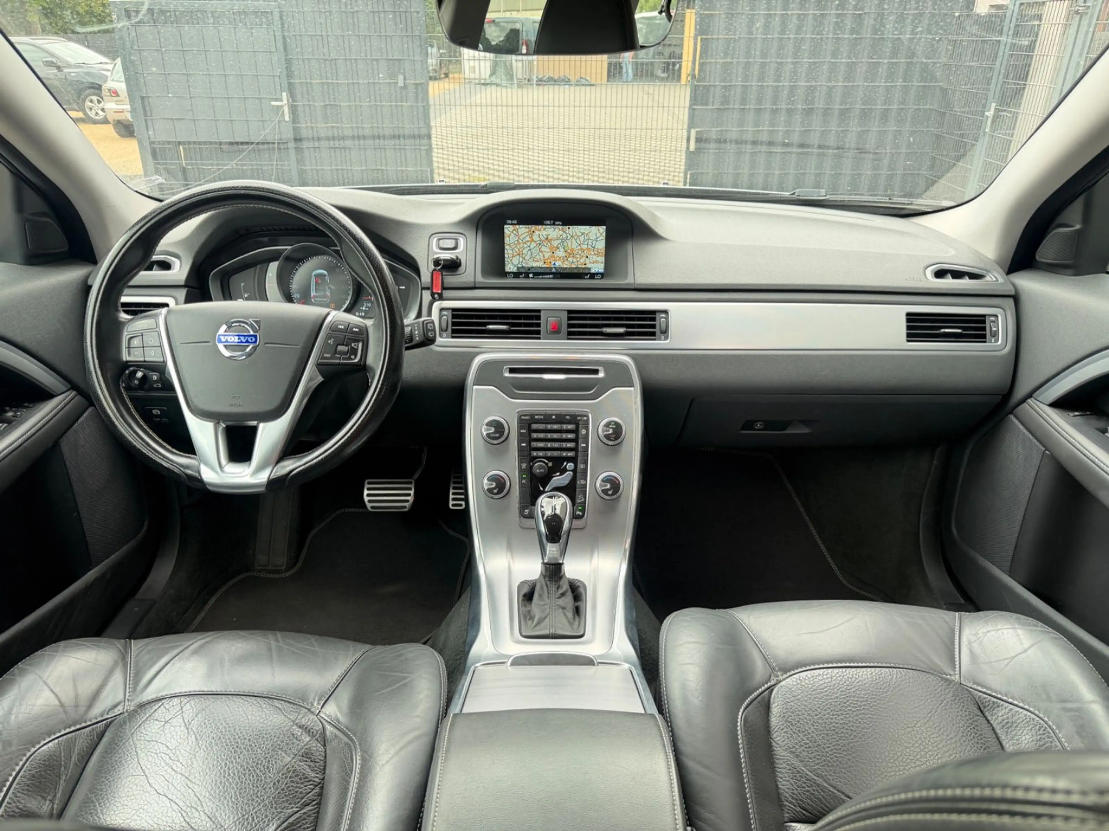 Volvo XC70 AWD Black Edition Nav Leder Xen S-Dach AHK — photo 14