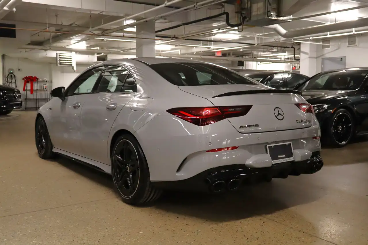Mercedes-Benz CLA снимка Mercedes-Benz CLA