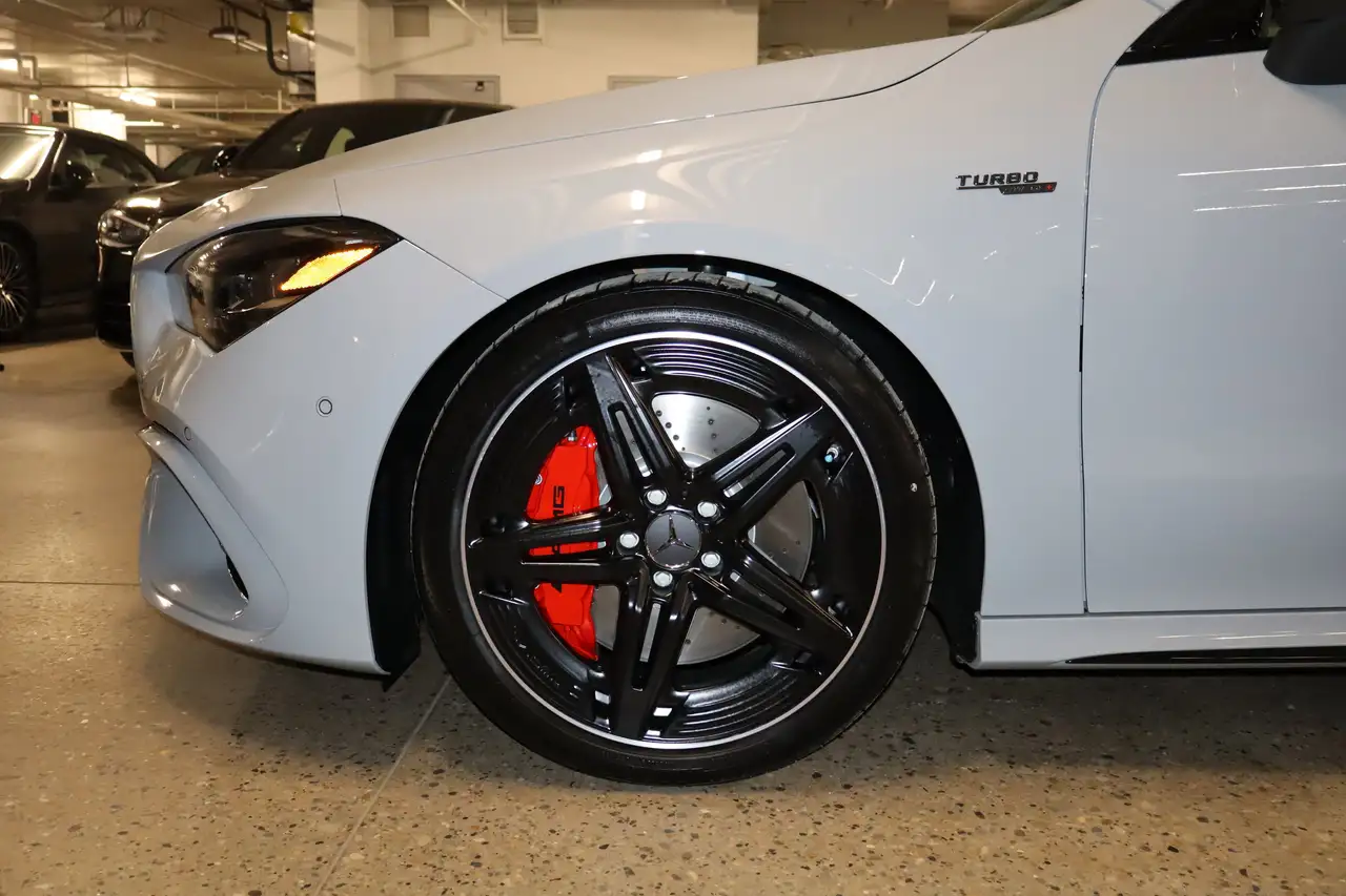 Mercedes-Benz CLA снимка Mercedes-Benz CLA