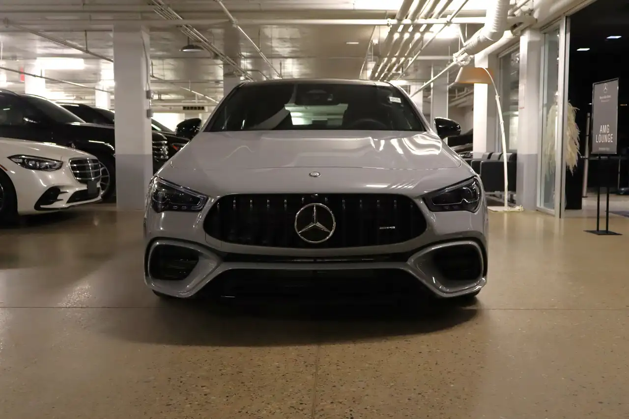 Mercedes-Benz CLA снимка Mercedes-Benz CLA