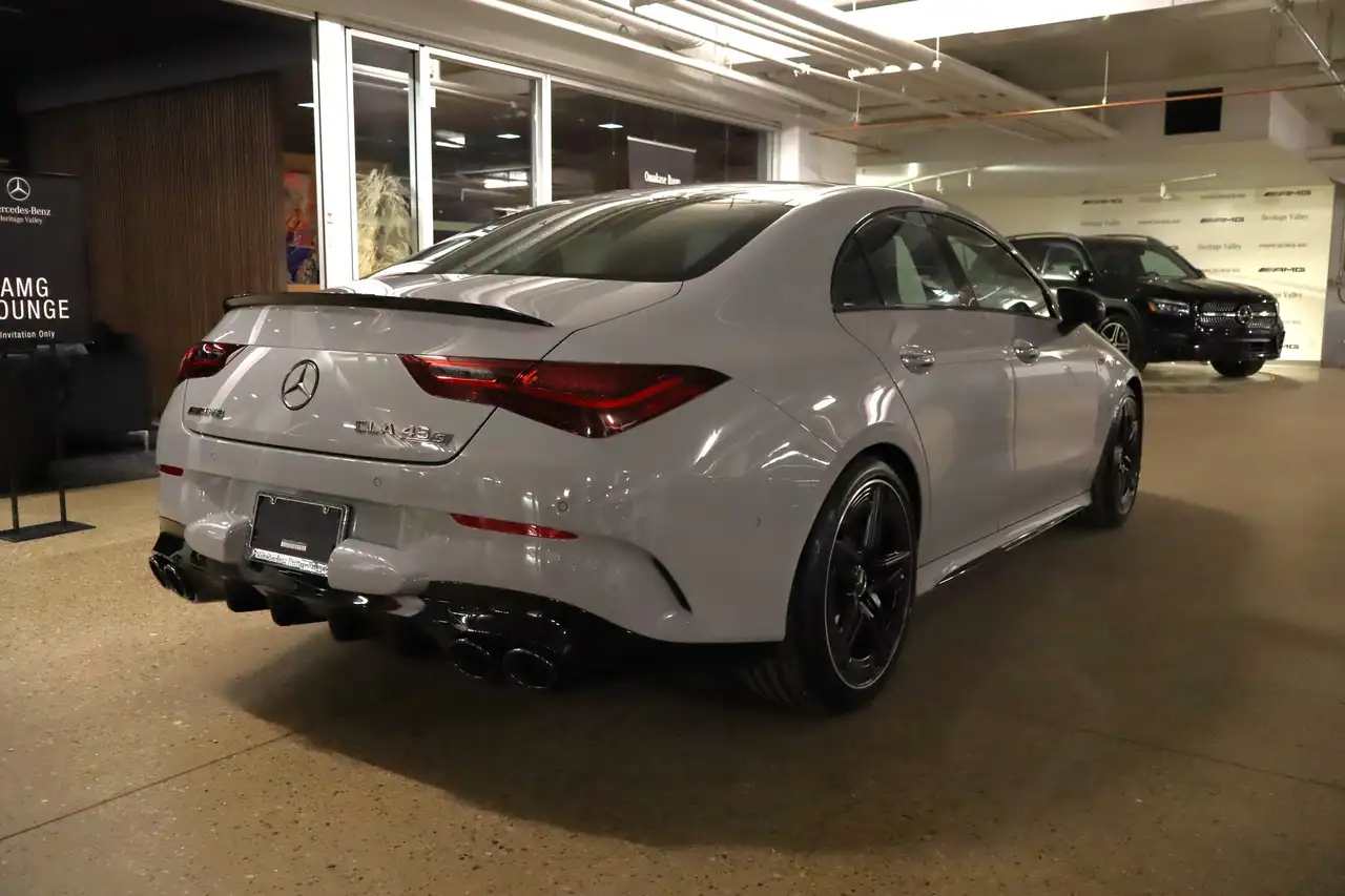 Mercedes-Benz CLA снимка Mercedes-Benz CLA