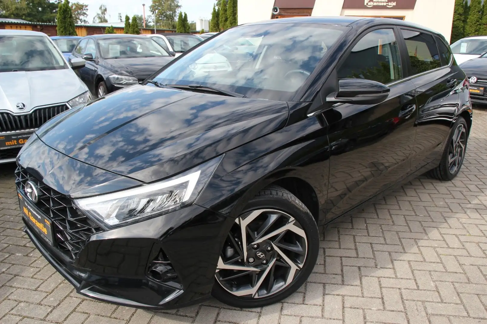 Hyundai i20 Trend Mild-Hybrid Aut. Klima/Navi/Kamera/Alu Zwart - 2